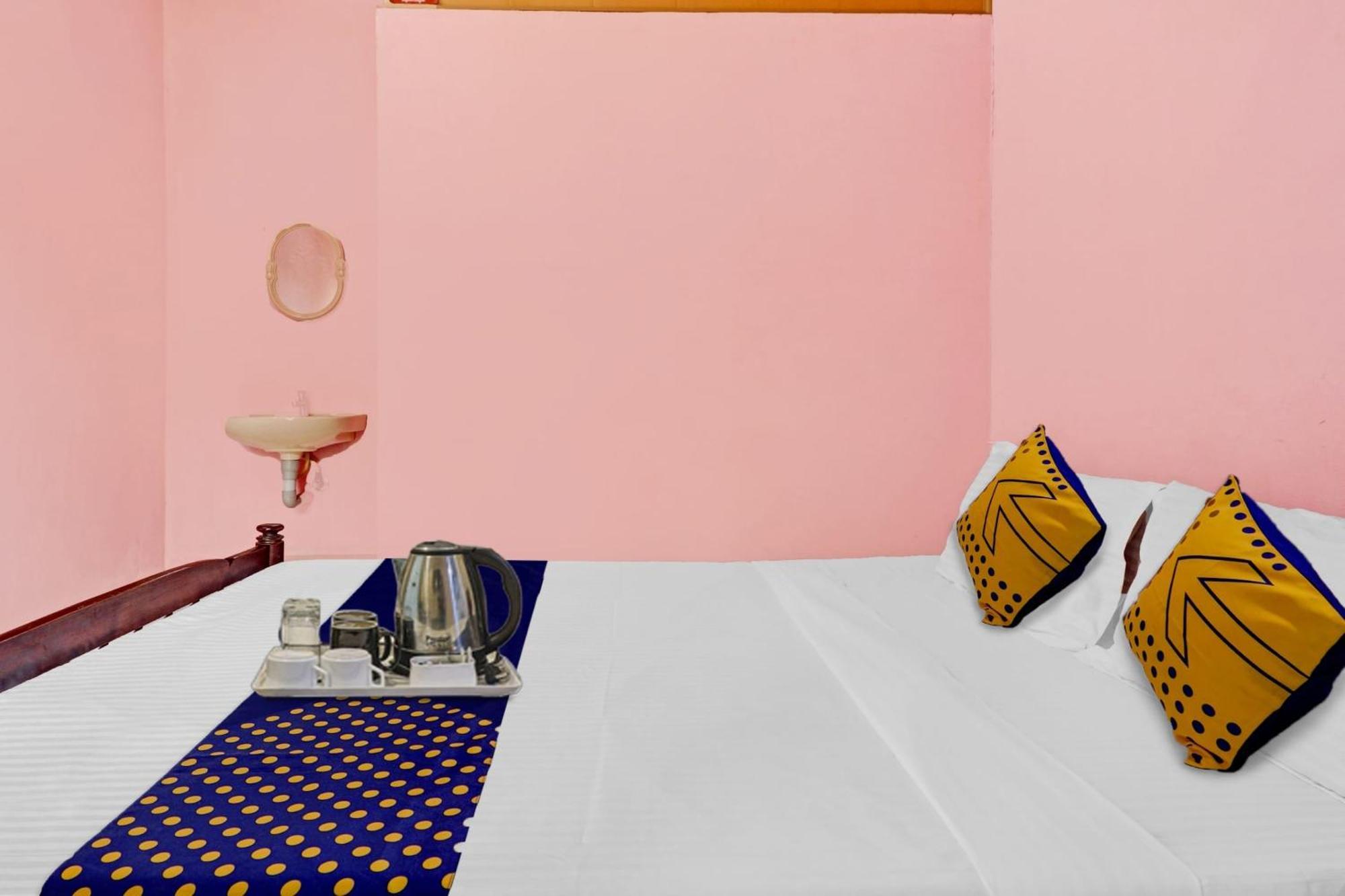 Spot On Jayesh Guest House ナーシク エクステリア 写真
