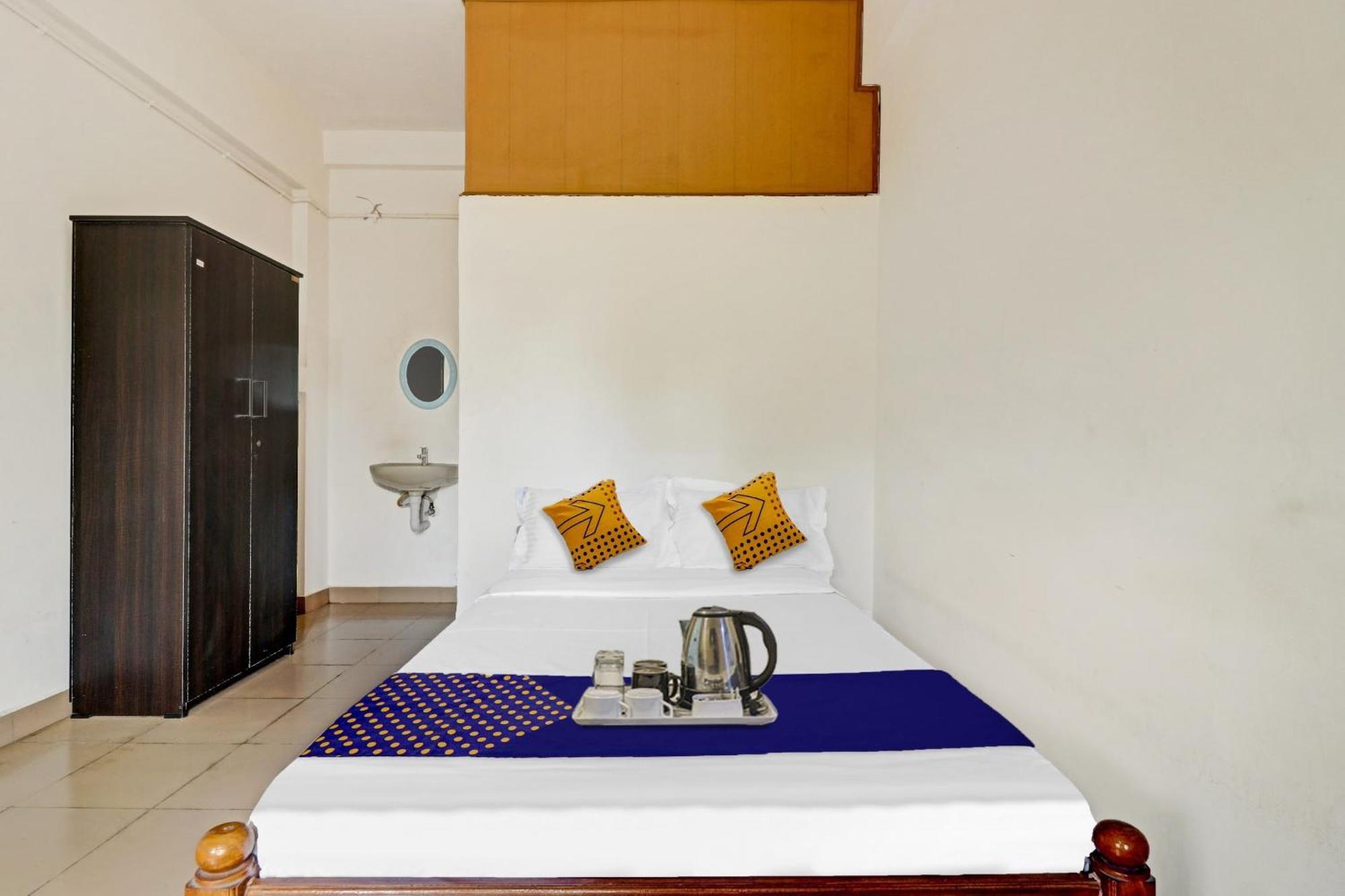 Spot On Jayesh Guest House ナーシク エクステリア 写真