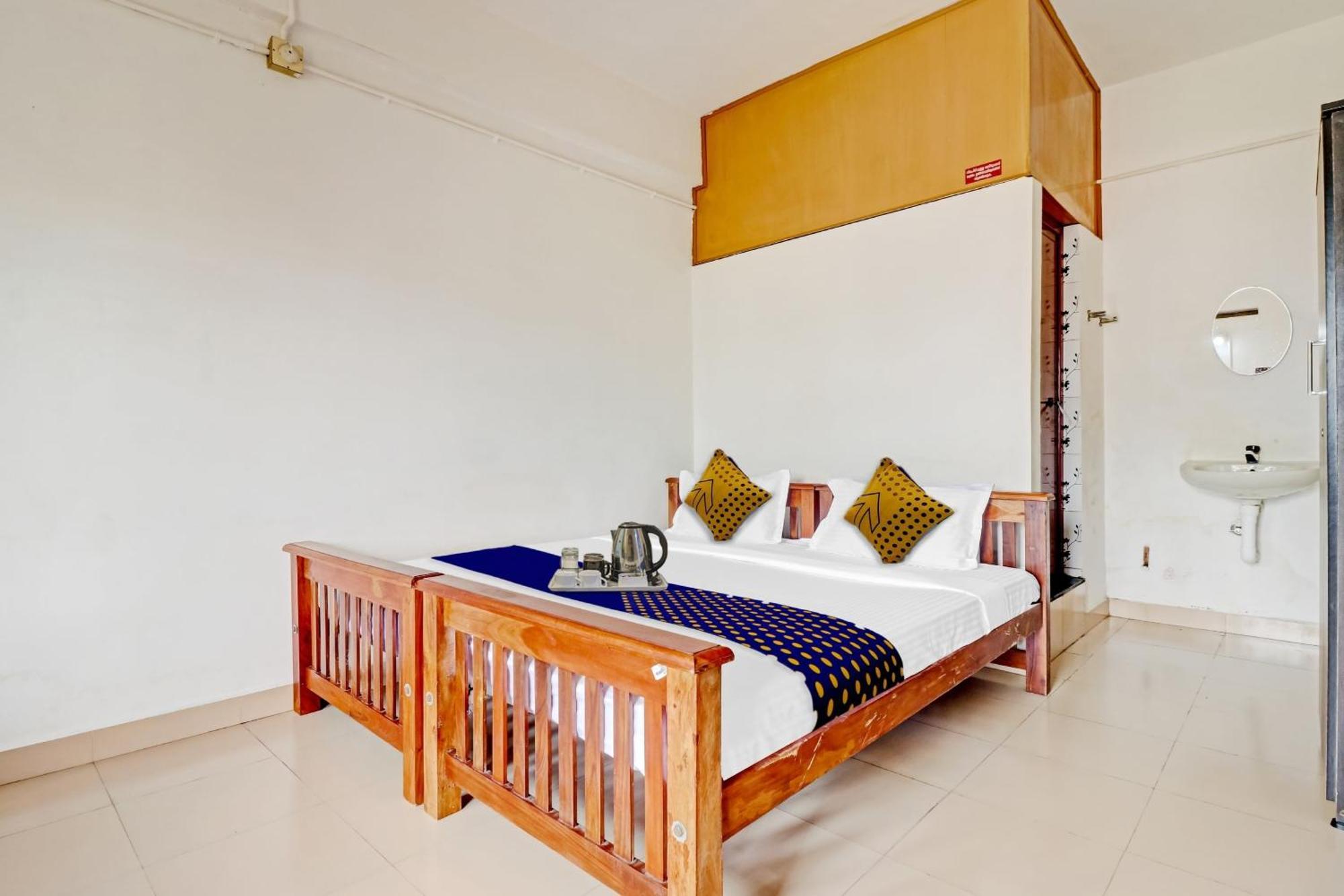 Spot On Jayesh Guest House ナーシク エクステリア 写真