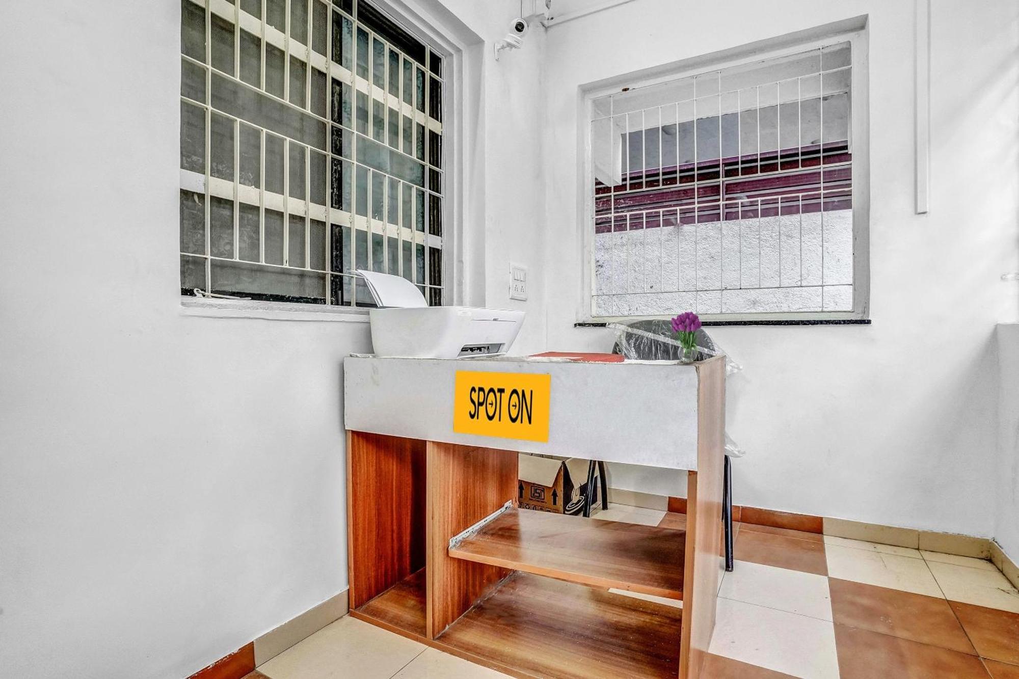 Spot On Jayesh Guest House ナーシク エクステリア 写真