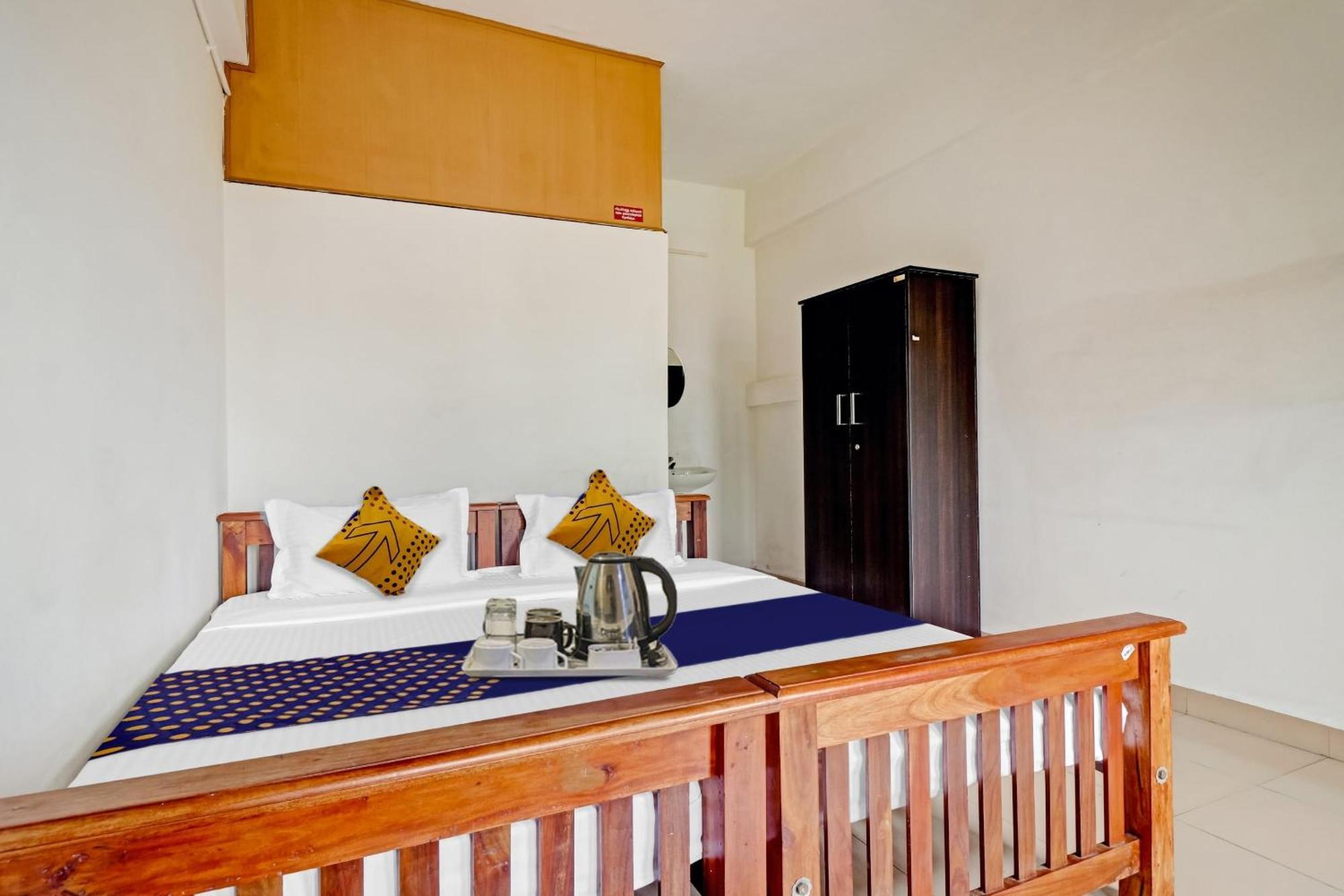 Spot On Jayesh Guest House ナーシク エクステリア 写真